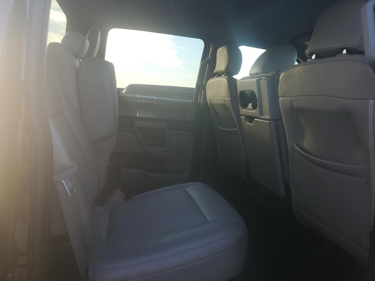 Ford F-150 Supercrew Image 11