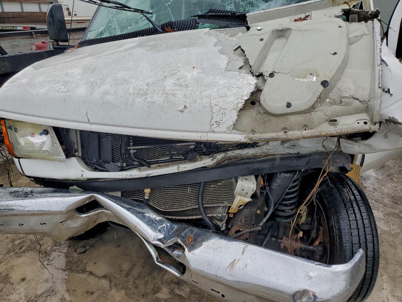 Ford Econoline 450 E450 Super Duty Cutaway Van Image 10