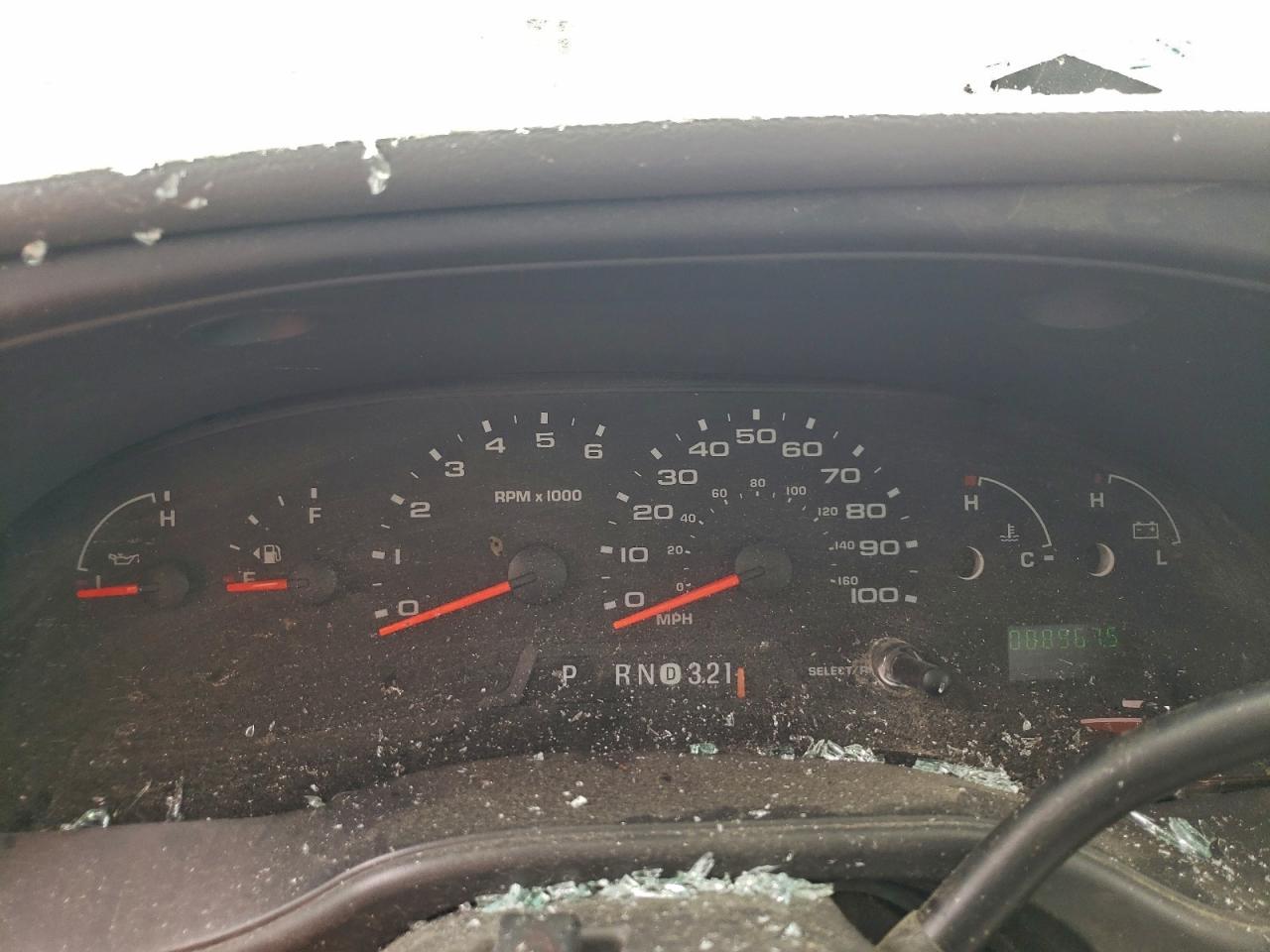 Ford Econoline 450 E450 Super Duty Cutaway Van Image 2