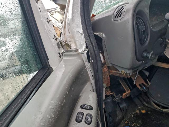 Ford Econoline 450 E450 Super Duty Cutaway Van Image 6