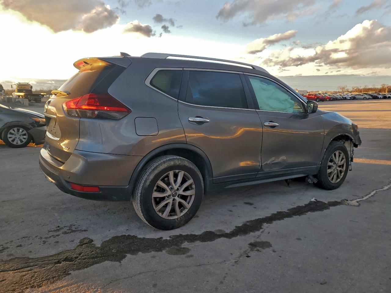 Nissan Rogue S Image 4