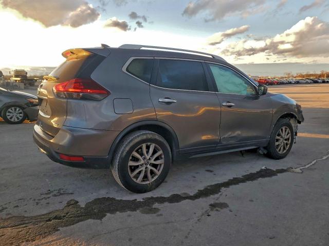Nissan Rogue S Image 4