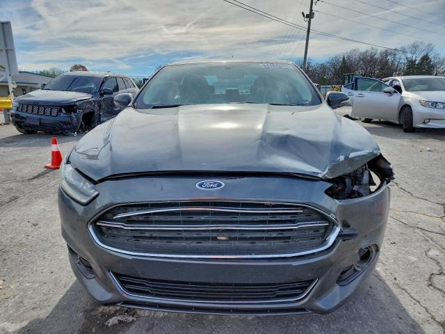 Ford Fusion Titanium Image 7