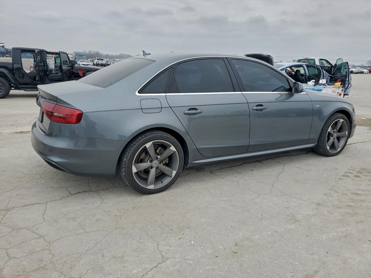 Audi A4 Premium Plus S-line Image 8