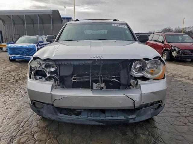 Jeep Grand Cherokee Laredo Image 2