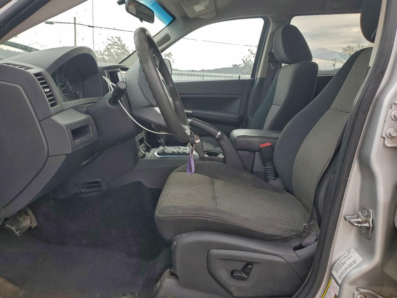 Jeep Grand Cherokee Laredo Image 9