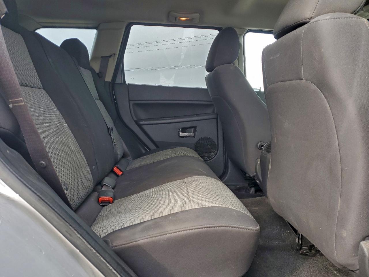 Jeep Grand Cherokee Laredo Image 5