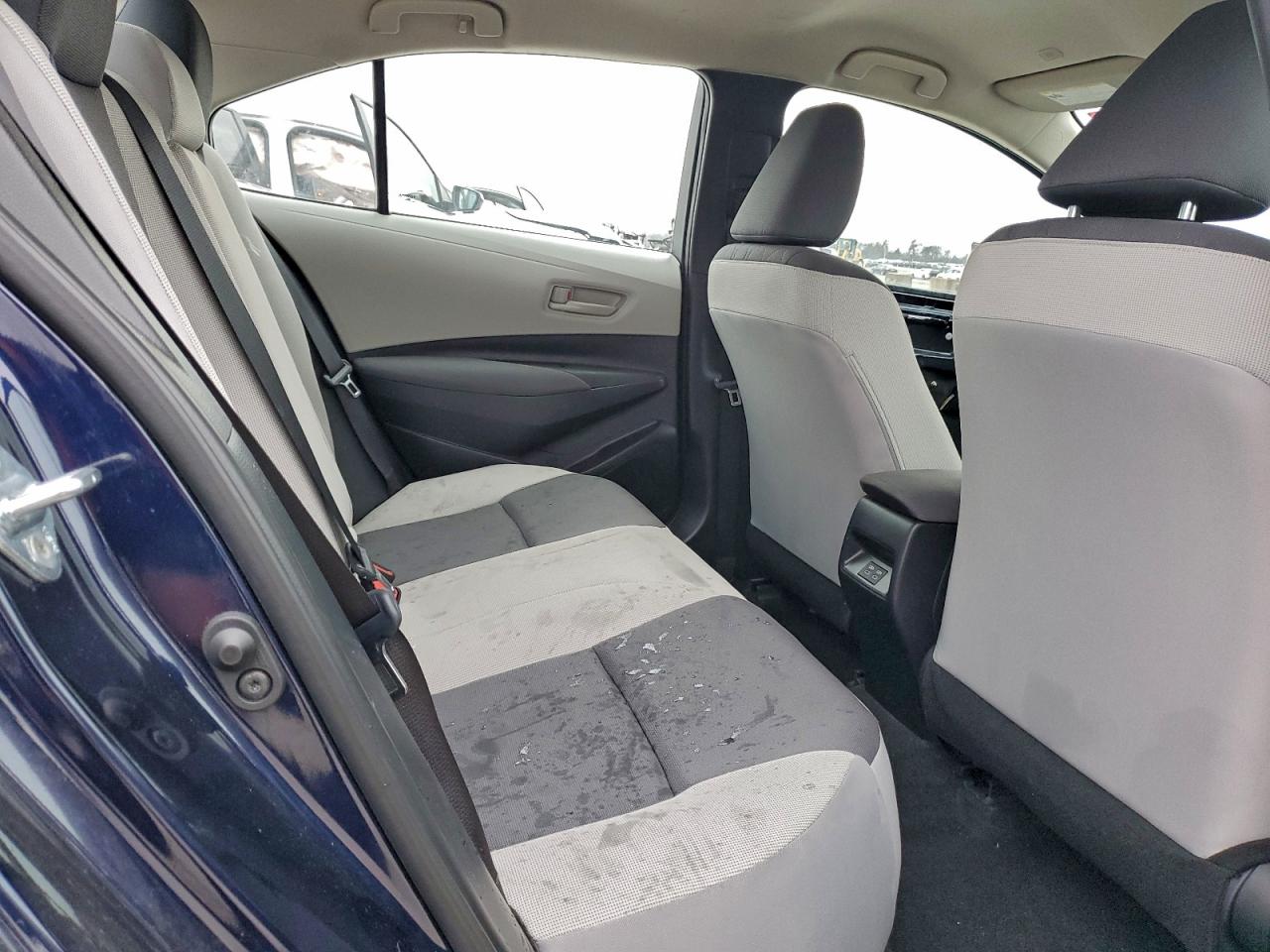 Toyota Corolla Le Image 10