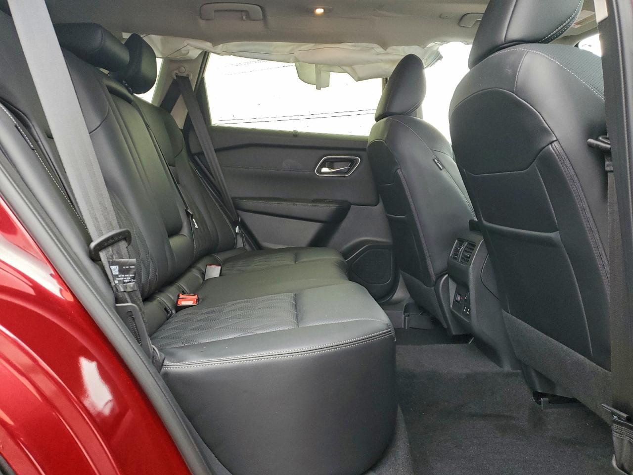 Nissan Rogue Platinum Image 9