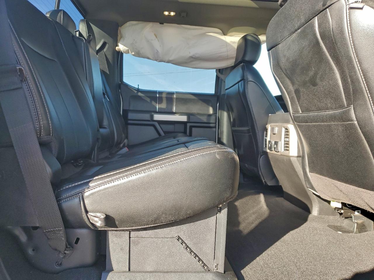 Ford F-350 Super Duty Image 7