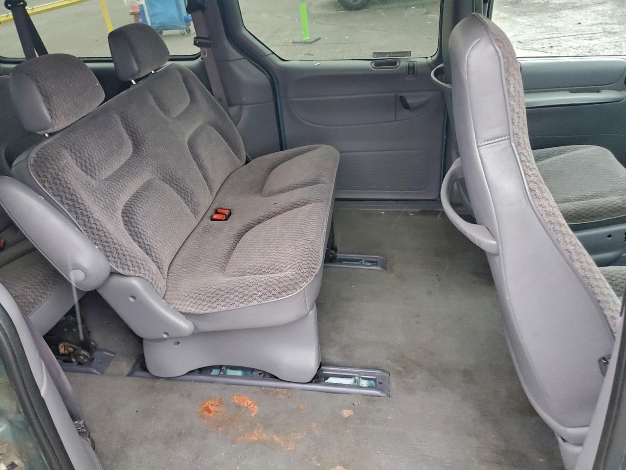 Dodge Caravan Image 6