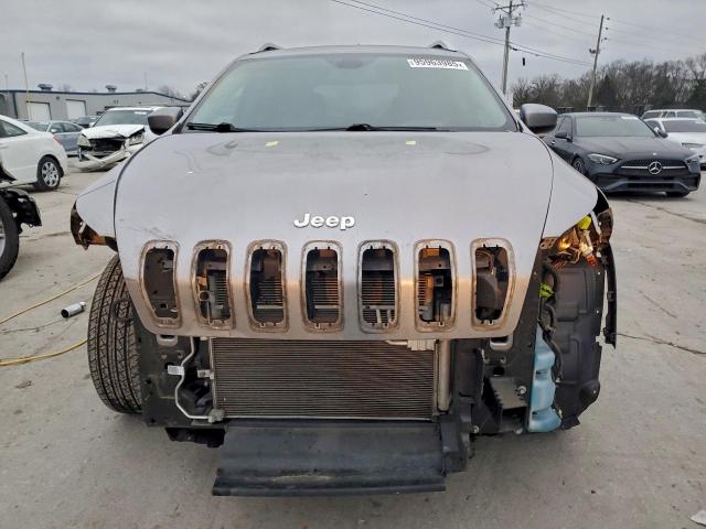 Jeep Grand Cherokee Latitude Image 4