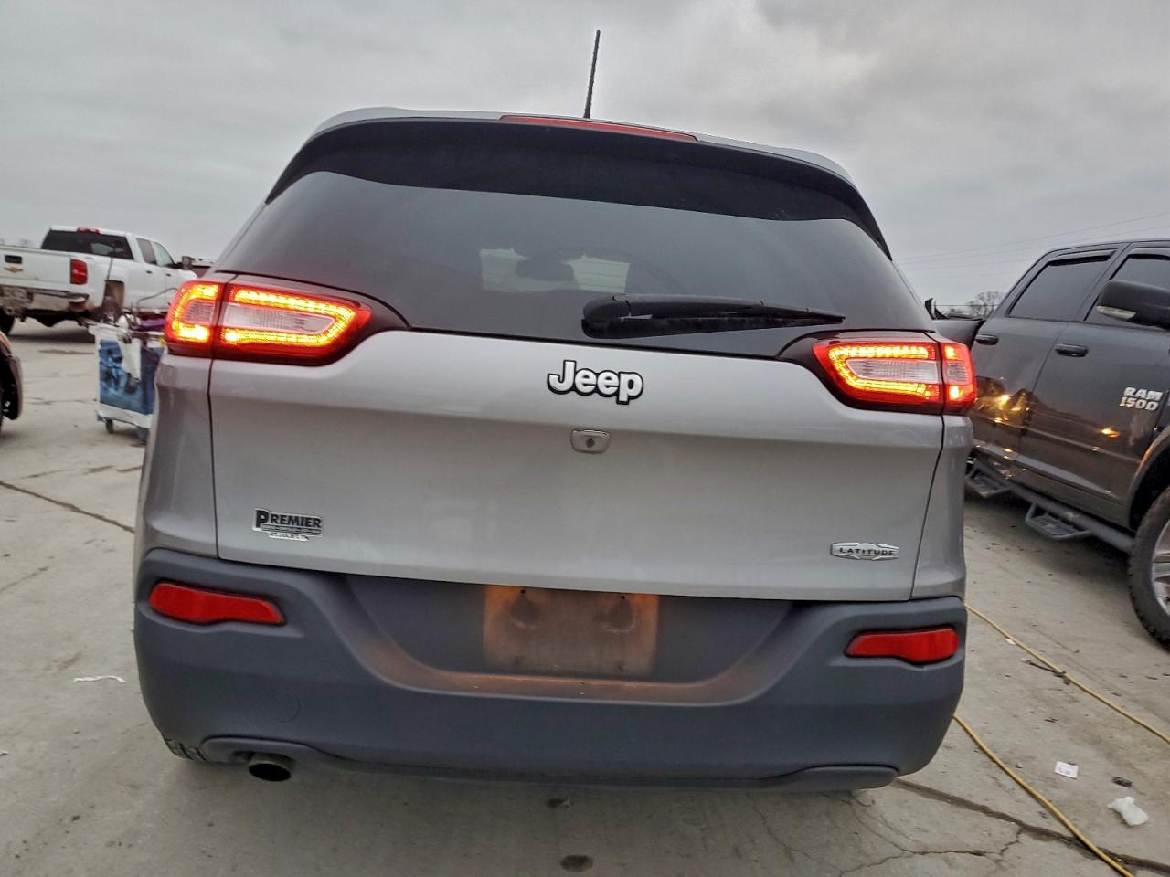 Jeep Grand Cherokee Latitude Image 5