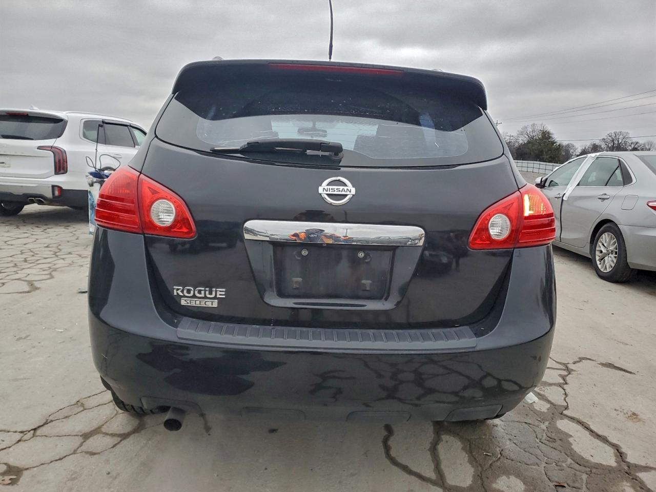 Nissan Rogue S Image 8