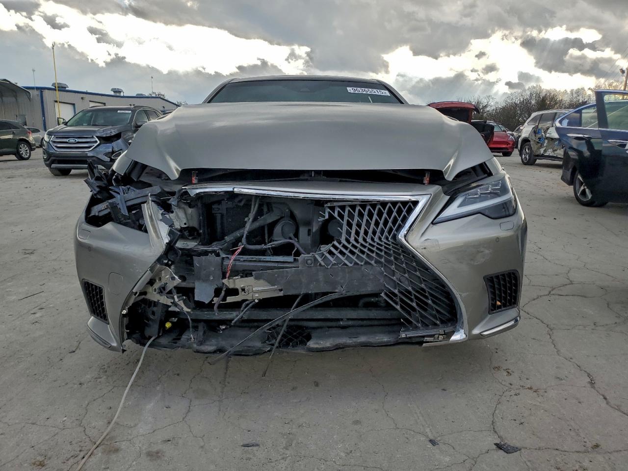 Lexus LS 500 Base Image 8