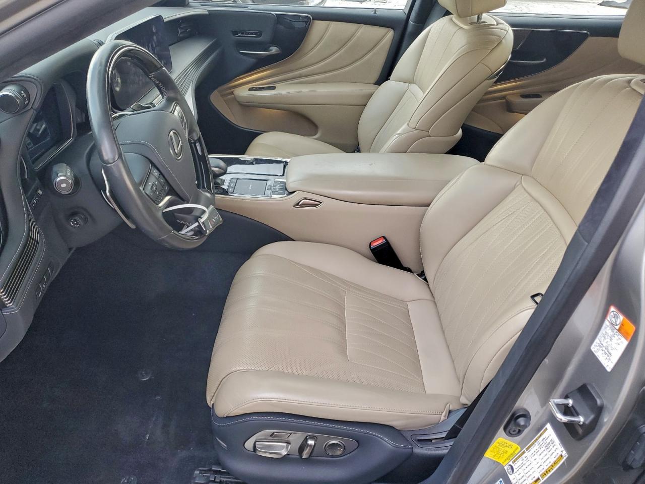 Lexus LS 500 Base Image 11