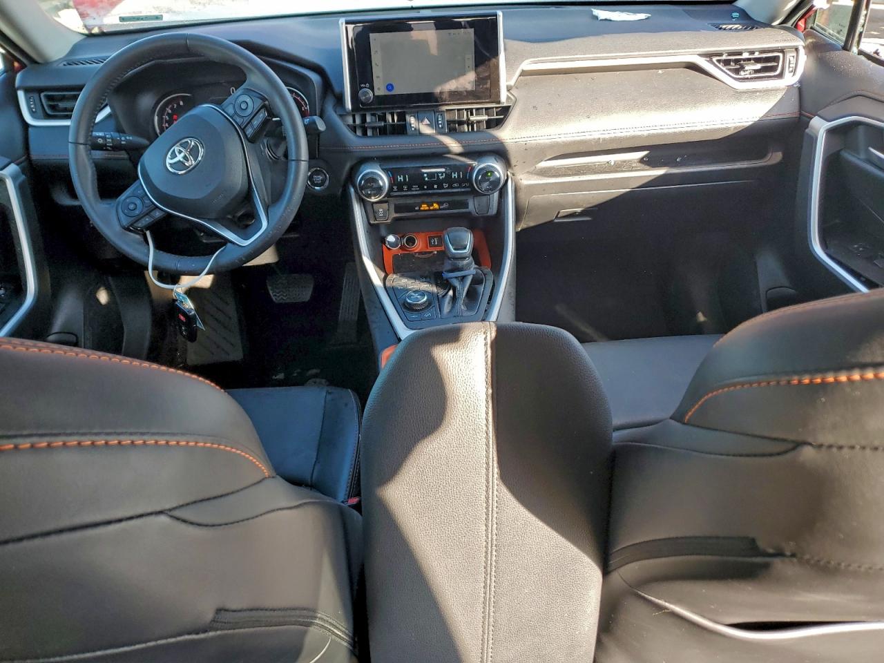 Toyota RAV4 Adventure Image 8