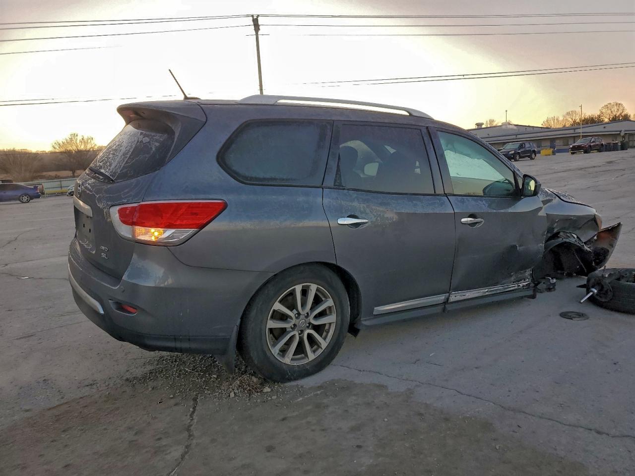 Nissan Pathfinder S Image 7