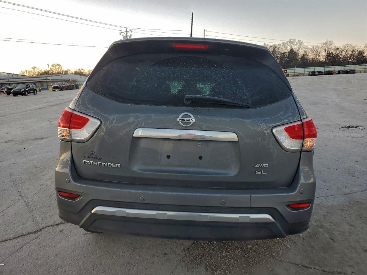 Nissan Pathfinder S Image 14