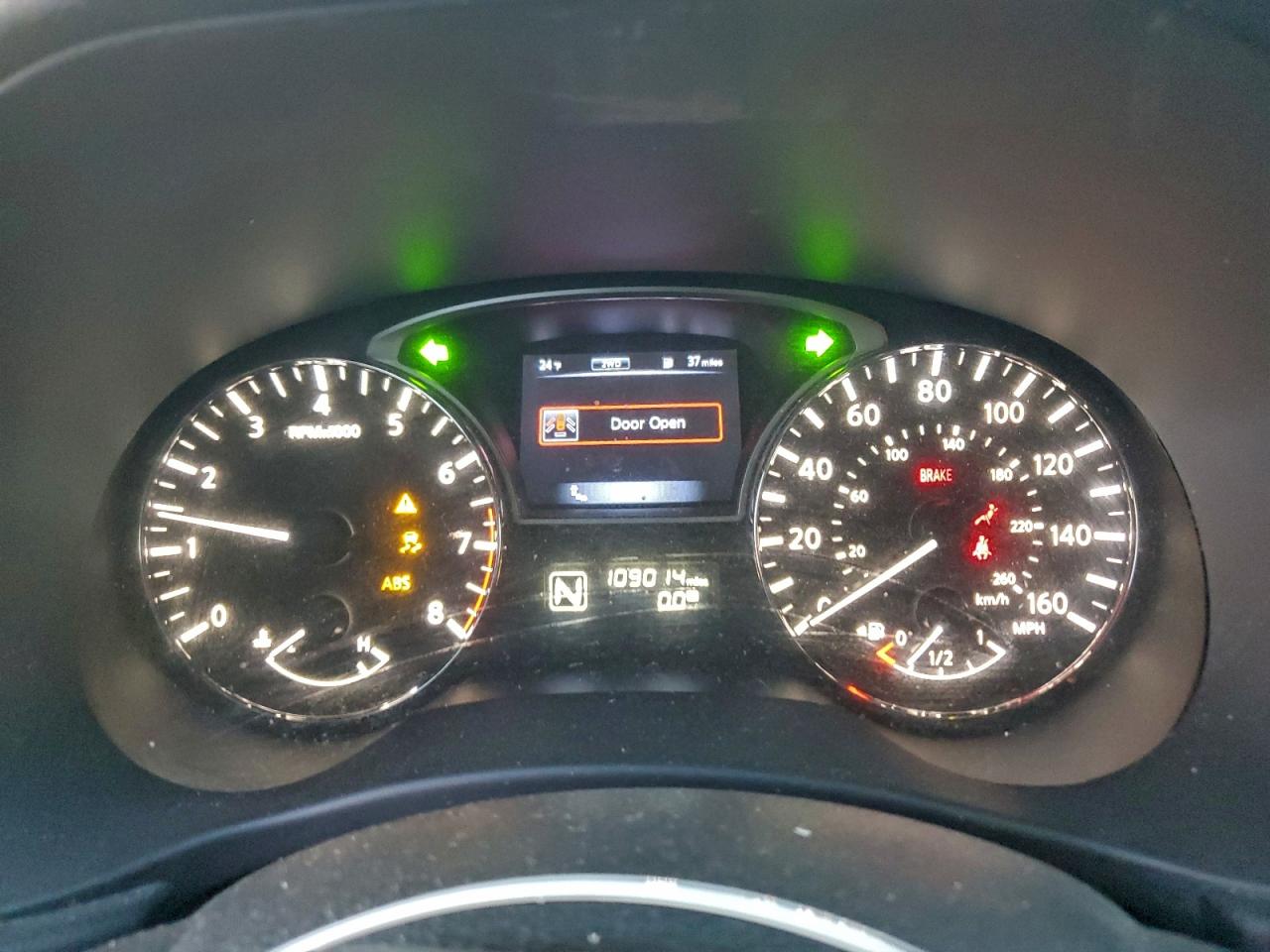 Nissan Pathfinder S Image 5