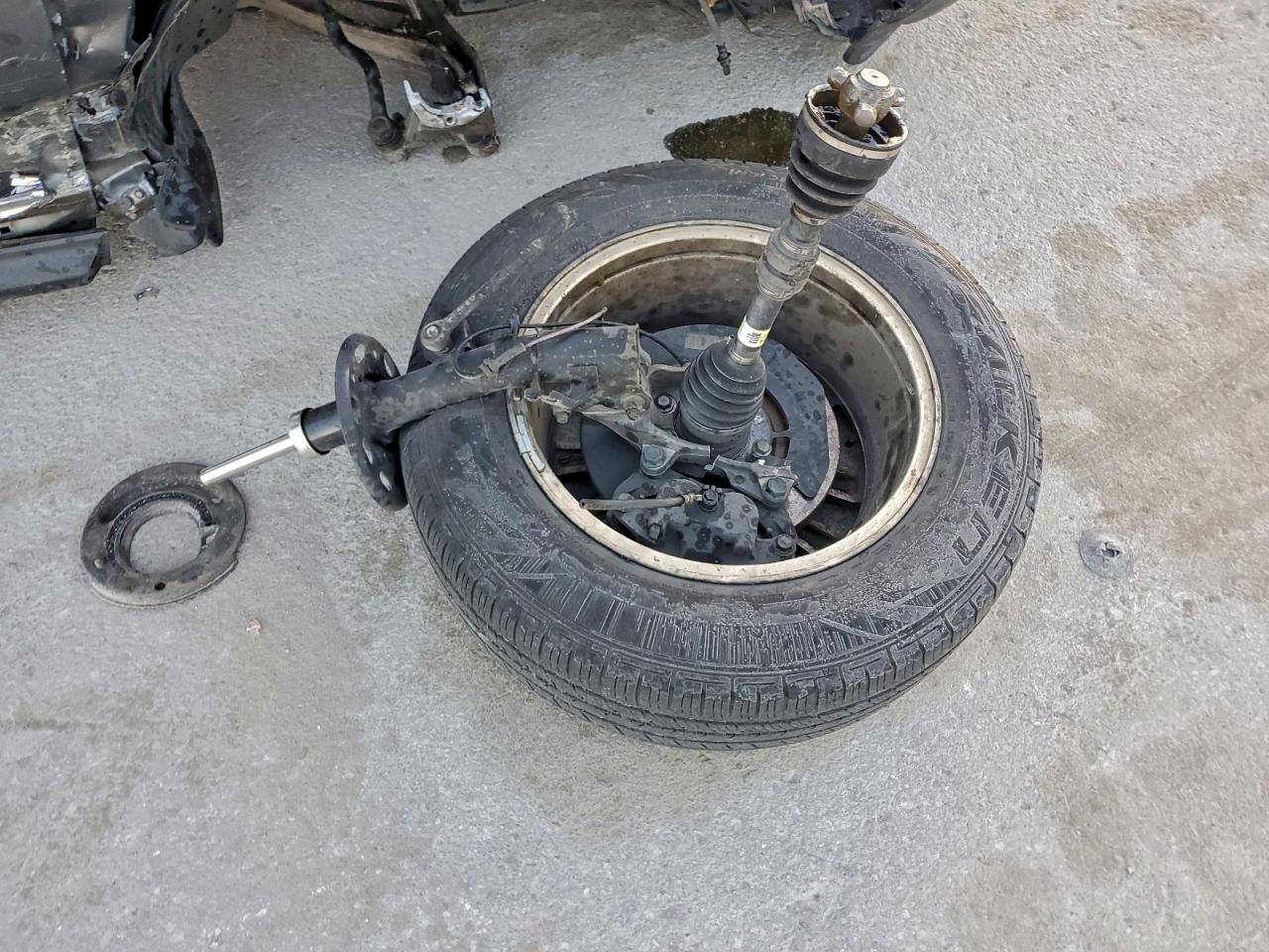 Nissan Pathfinder S Image 8