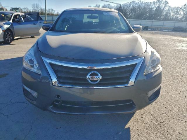 Nissan Altima 2.5 Image 3