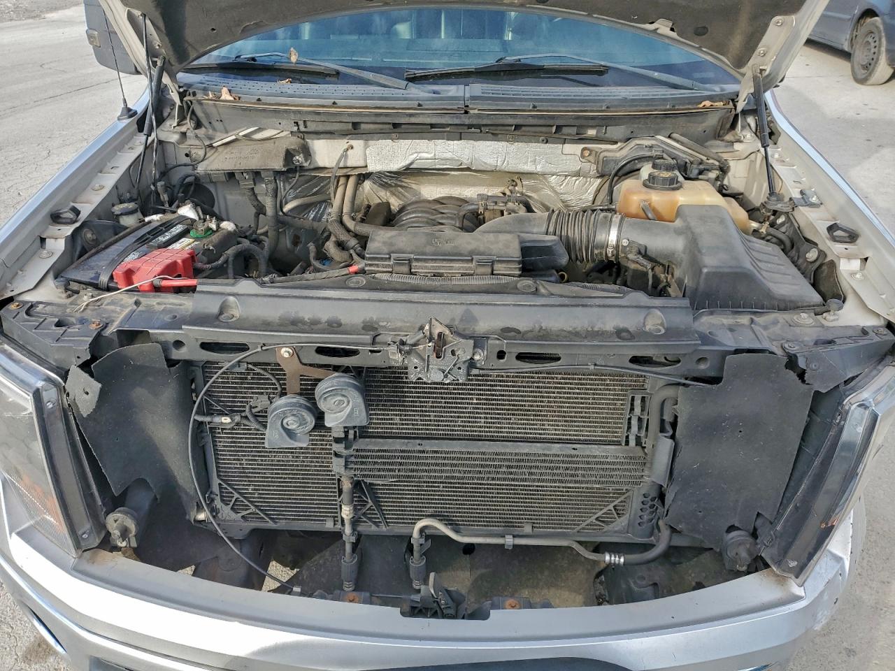 Ford F-150 Supercrew Image 12