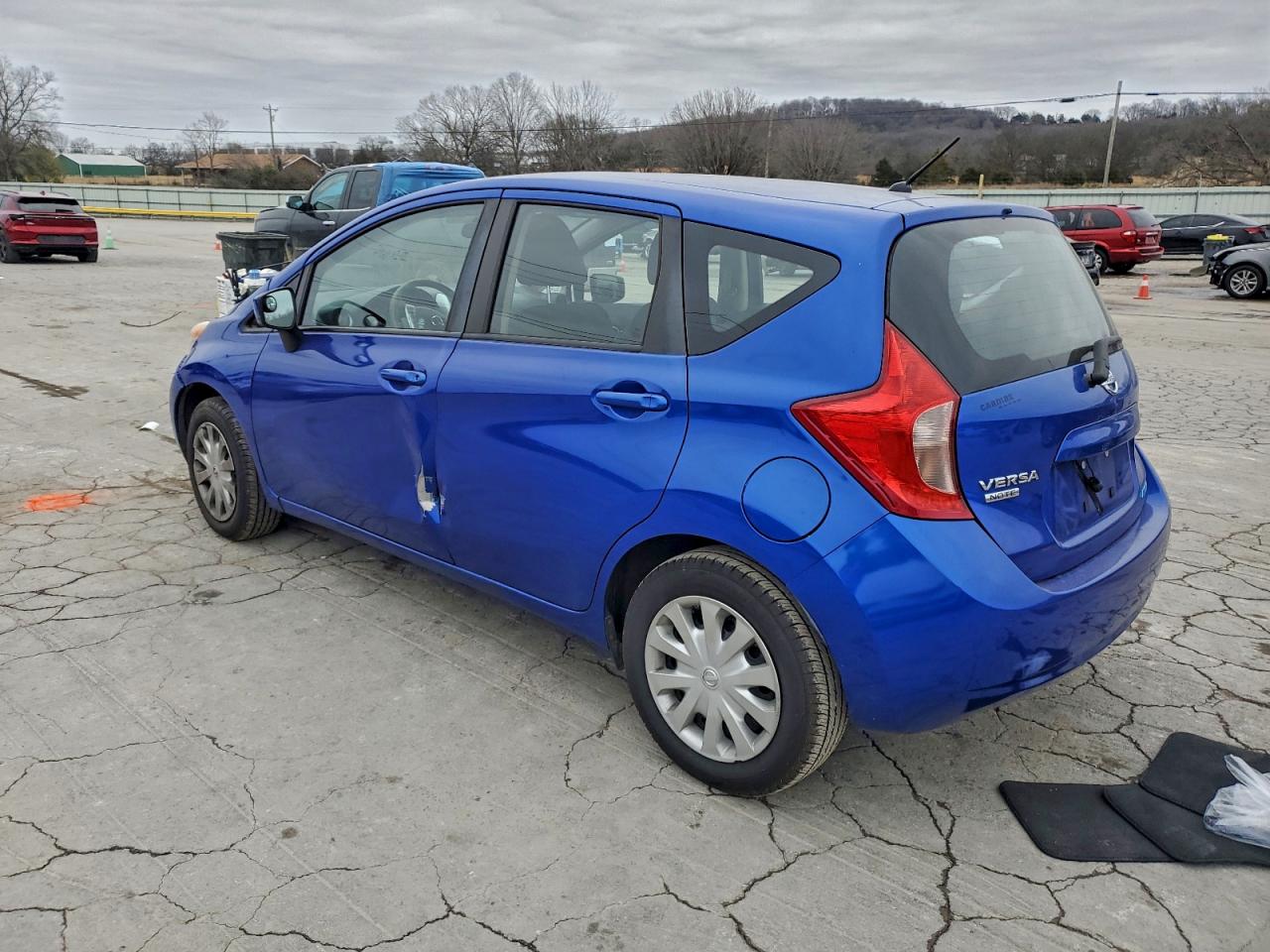 Nissan Versa S Image 2