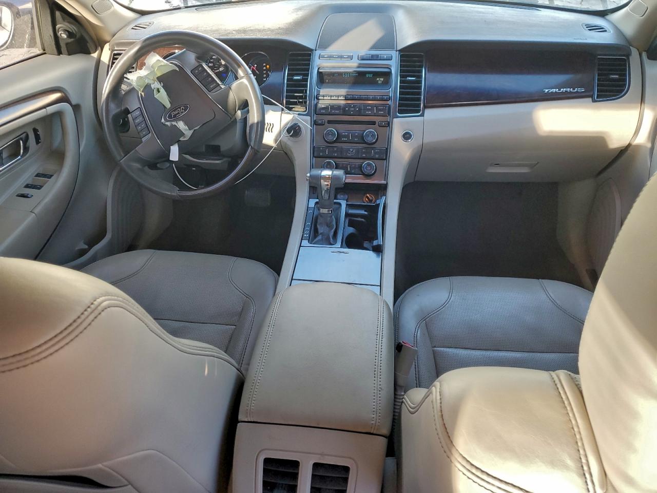 Ford Taurus Limited Image 9