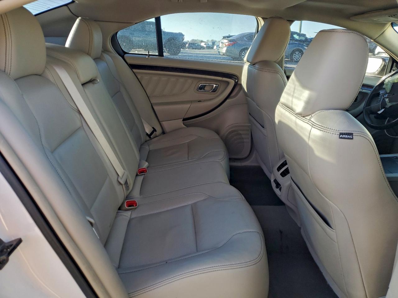 Ford Taurus Limited Image 8