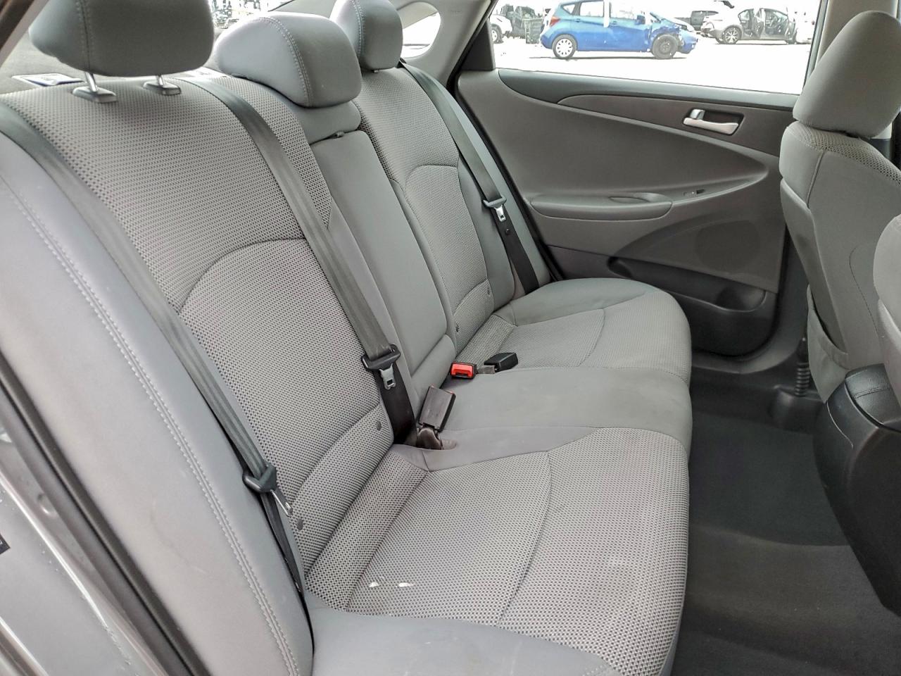 Hyundai SONATA Gls Image 6