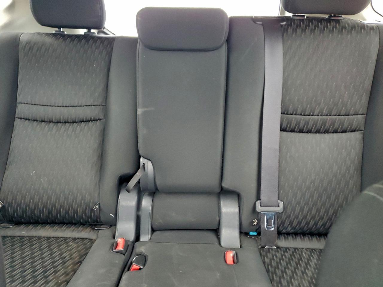 Nissan Rogue S Image 6