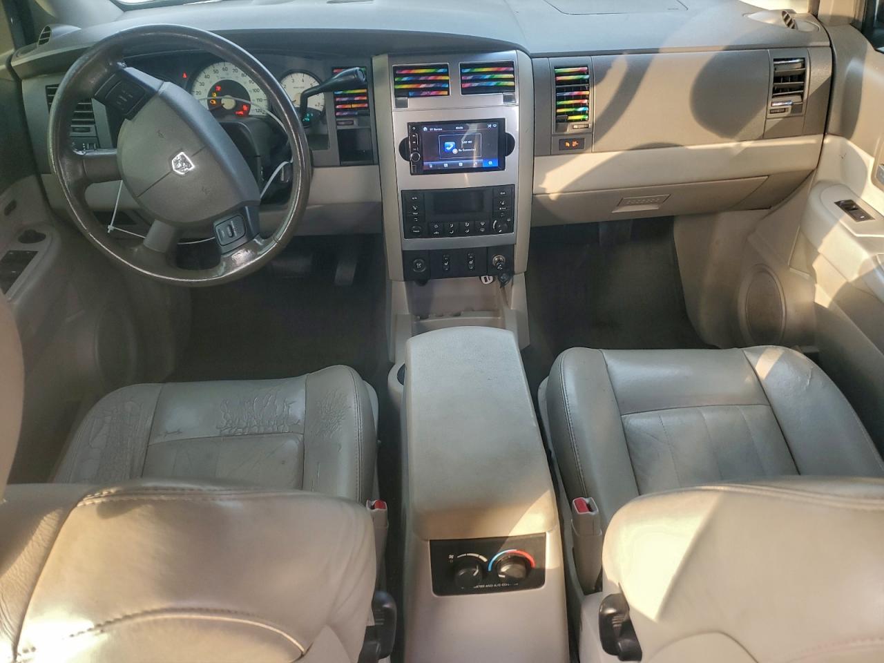 Dodge Durango Limited Image 9