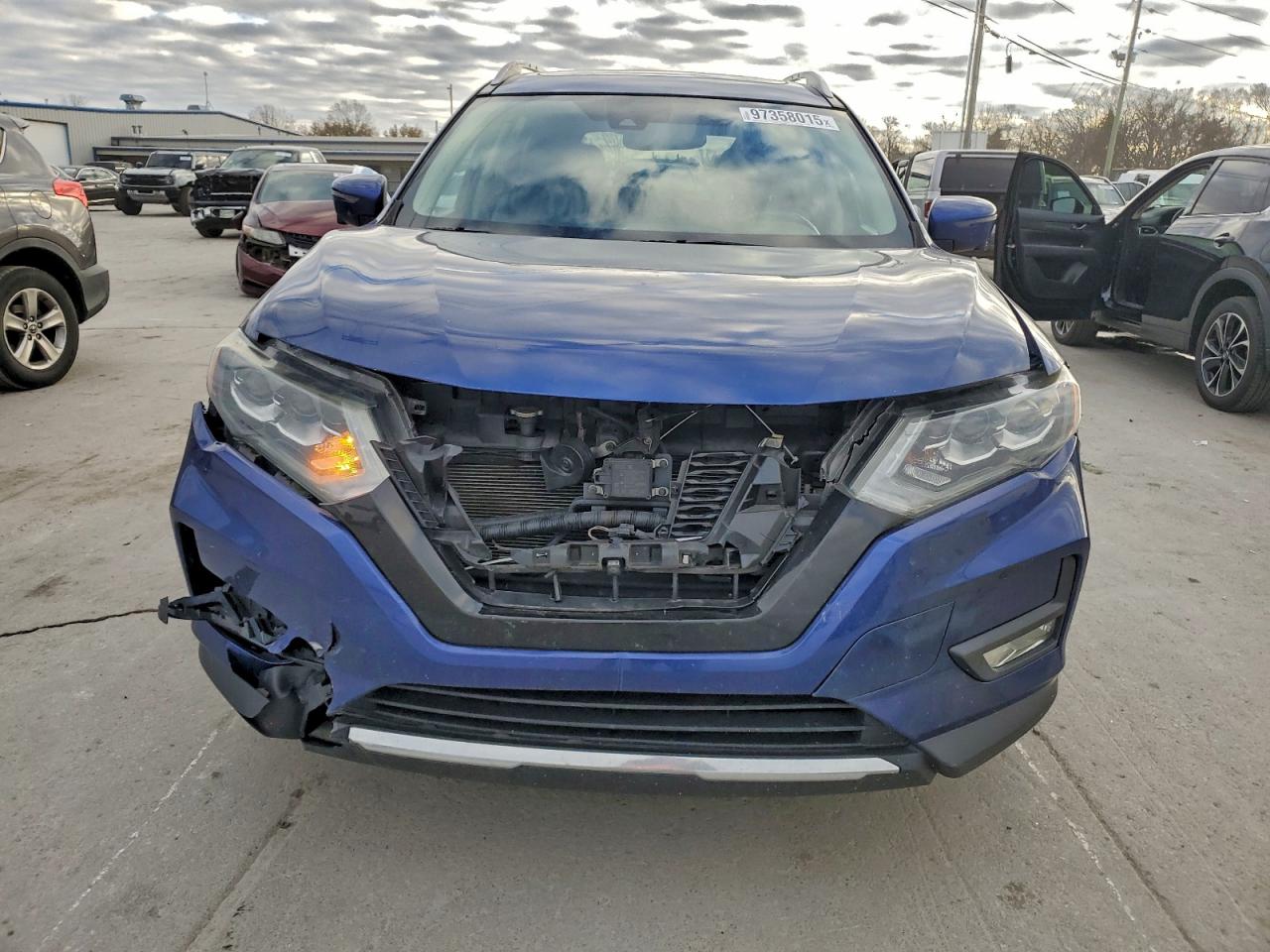 Nissan Rogue S Image 4