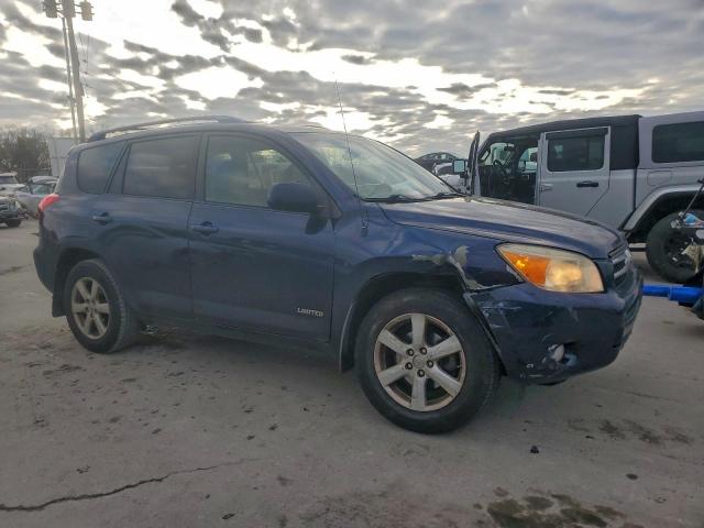 Toyota RAV4 Limited Image 11