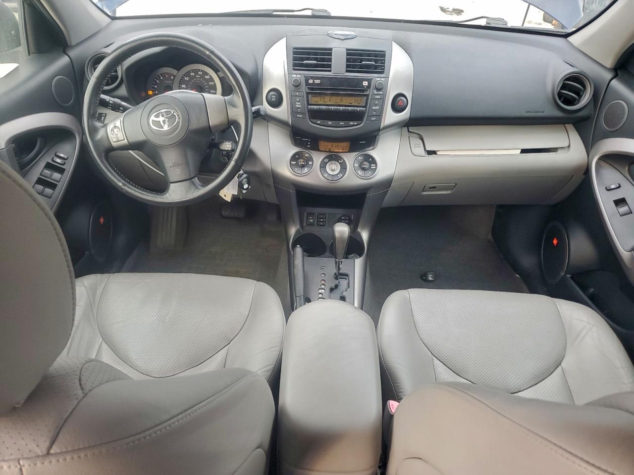 Toyota RAV4 Limited Image 9