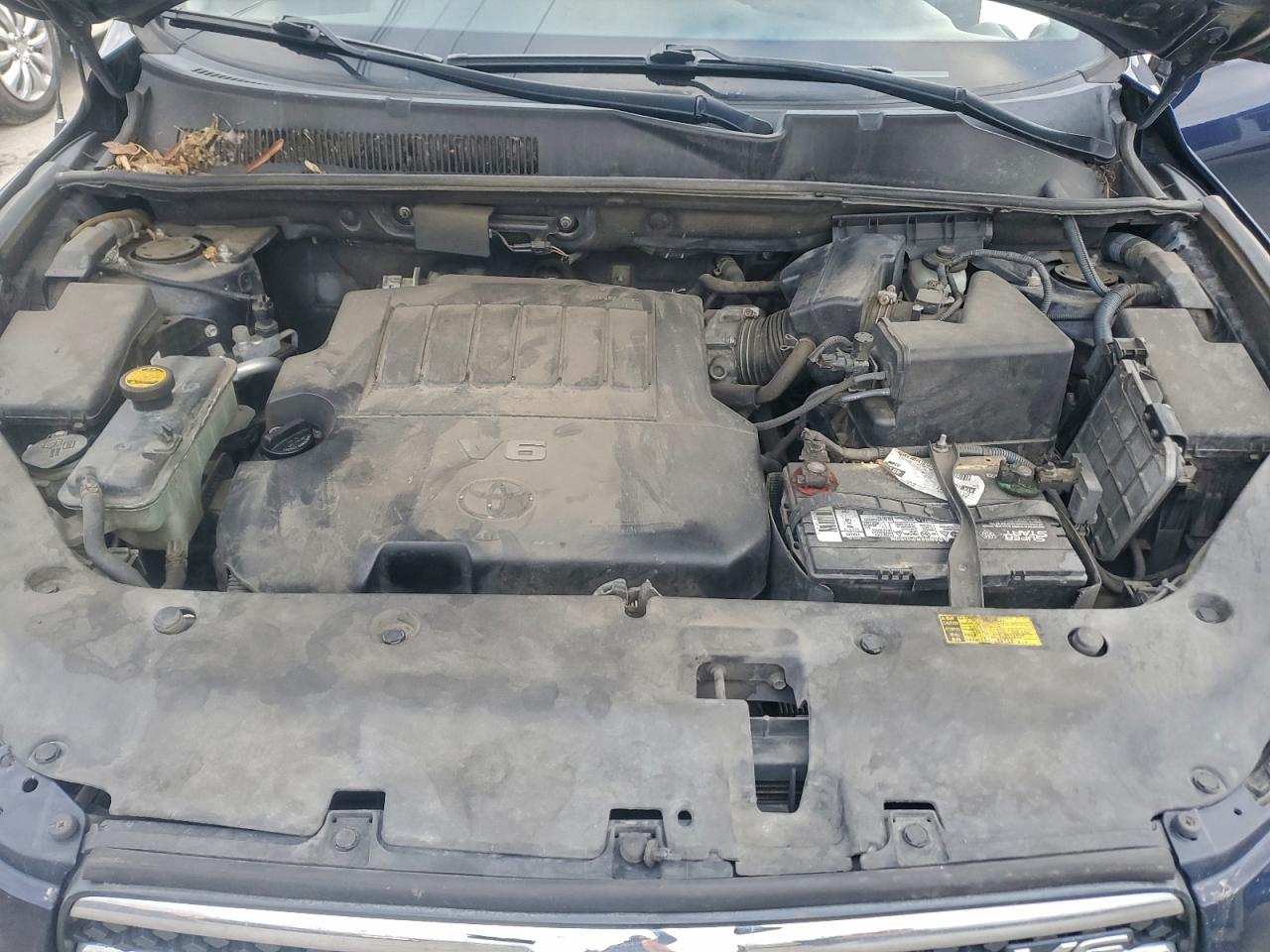 Toyota RAV4 Limited Image 10