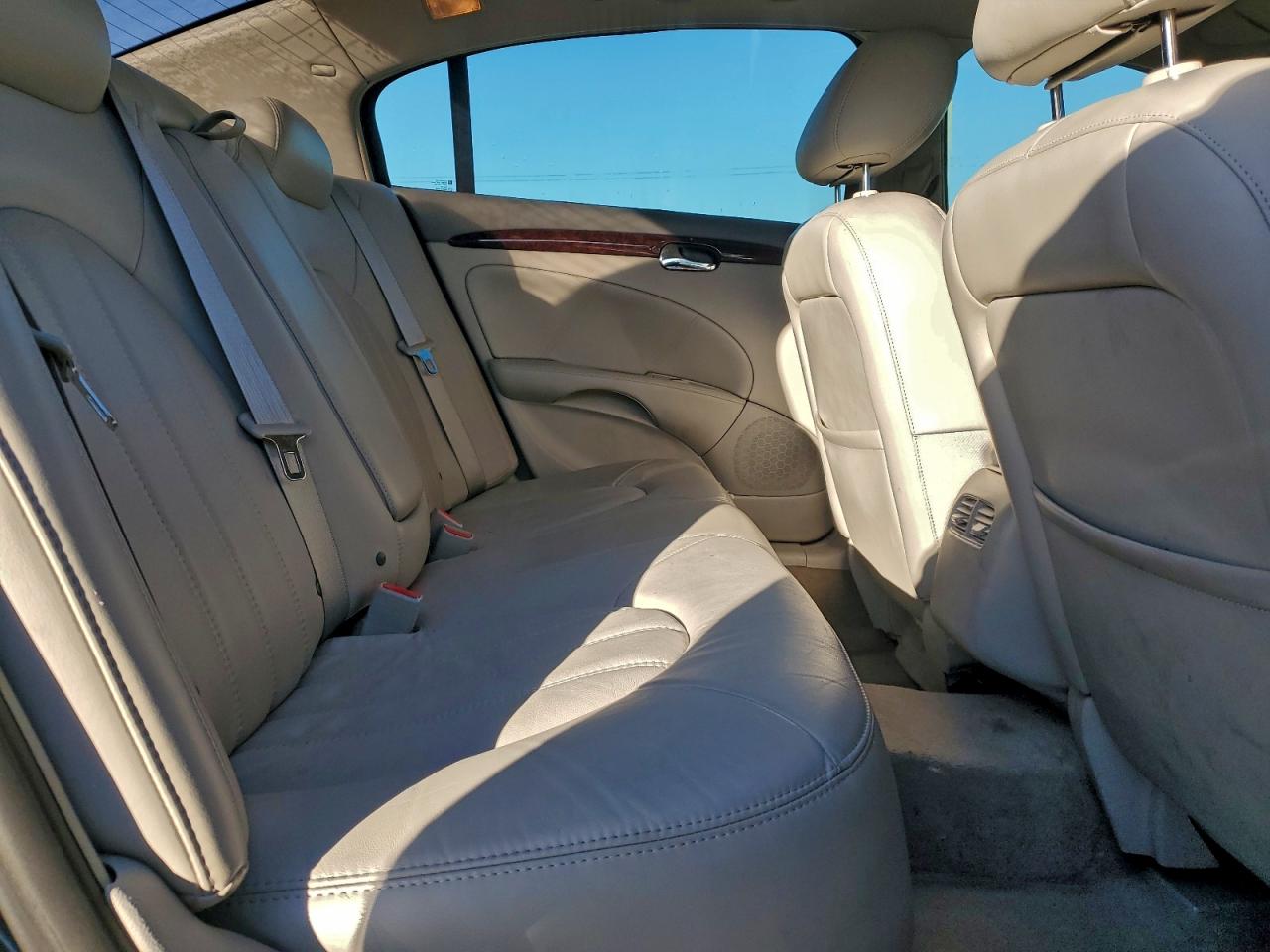 Buick Lucerne Cxl Image 6