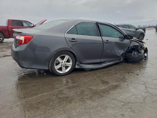 Toyota Camry L Image 4