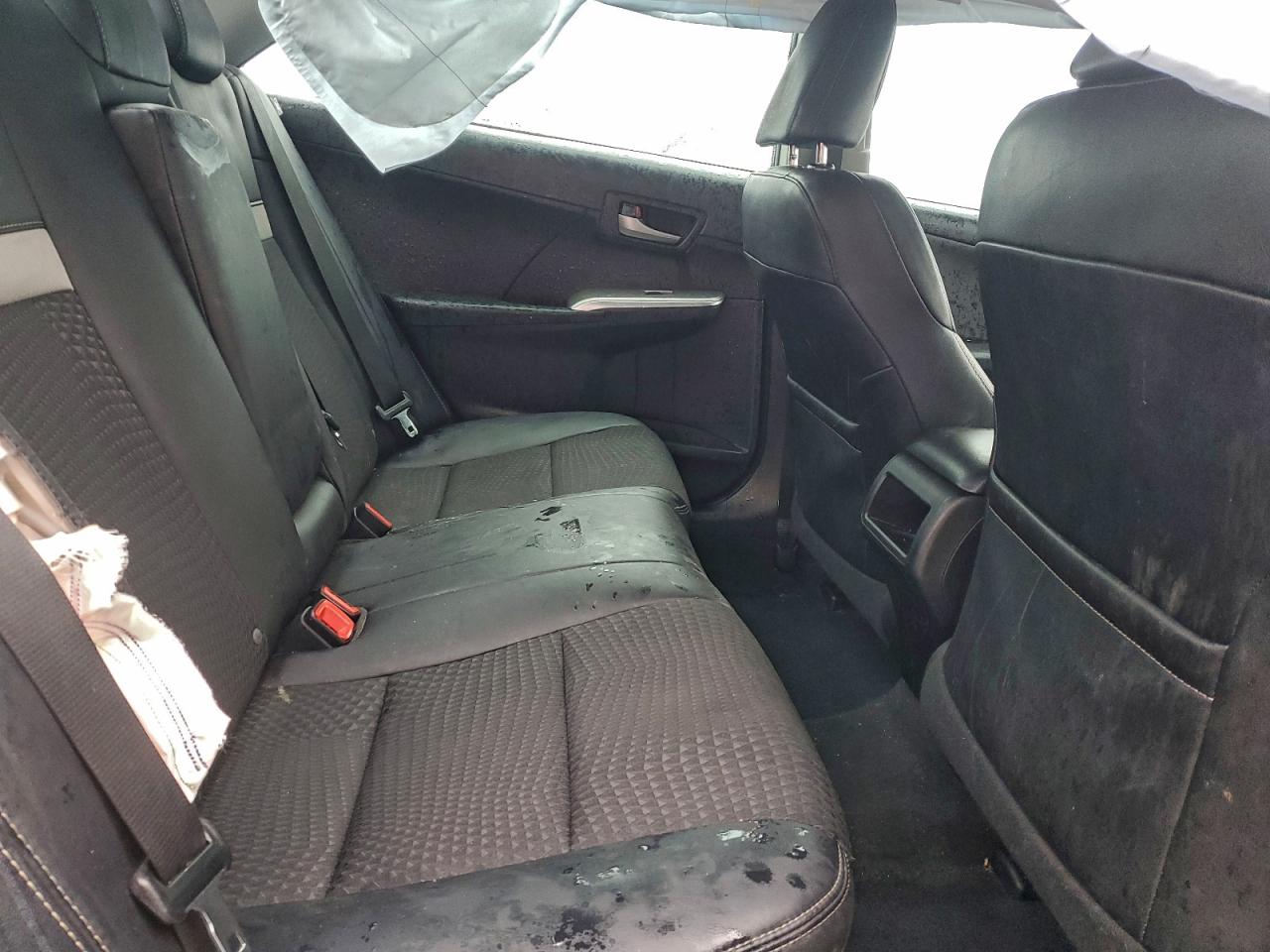 Toyota Camry L Image 8