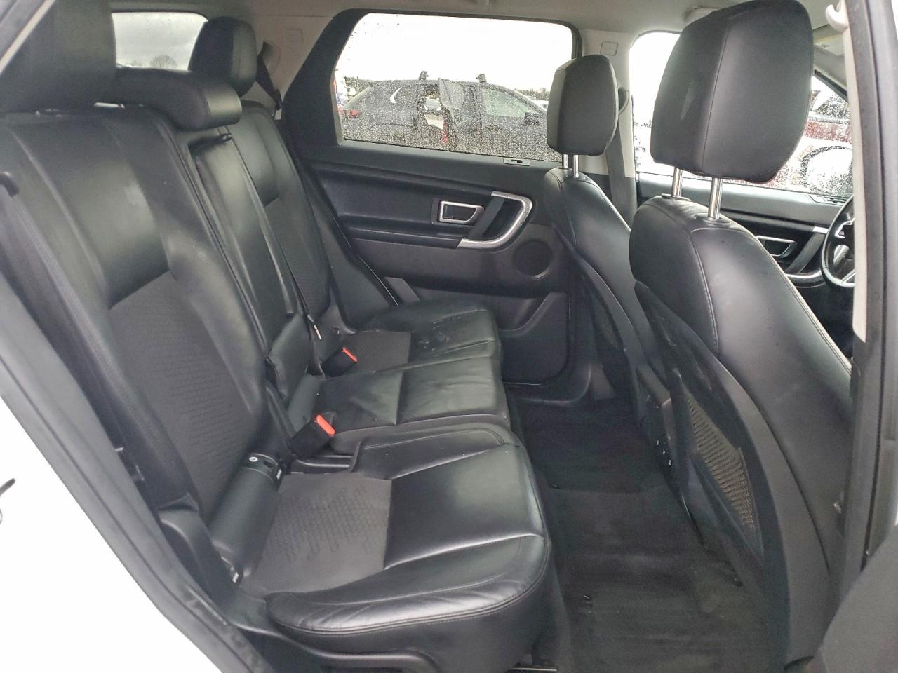 Land Rover Discovery Se Image 8