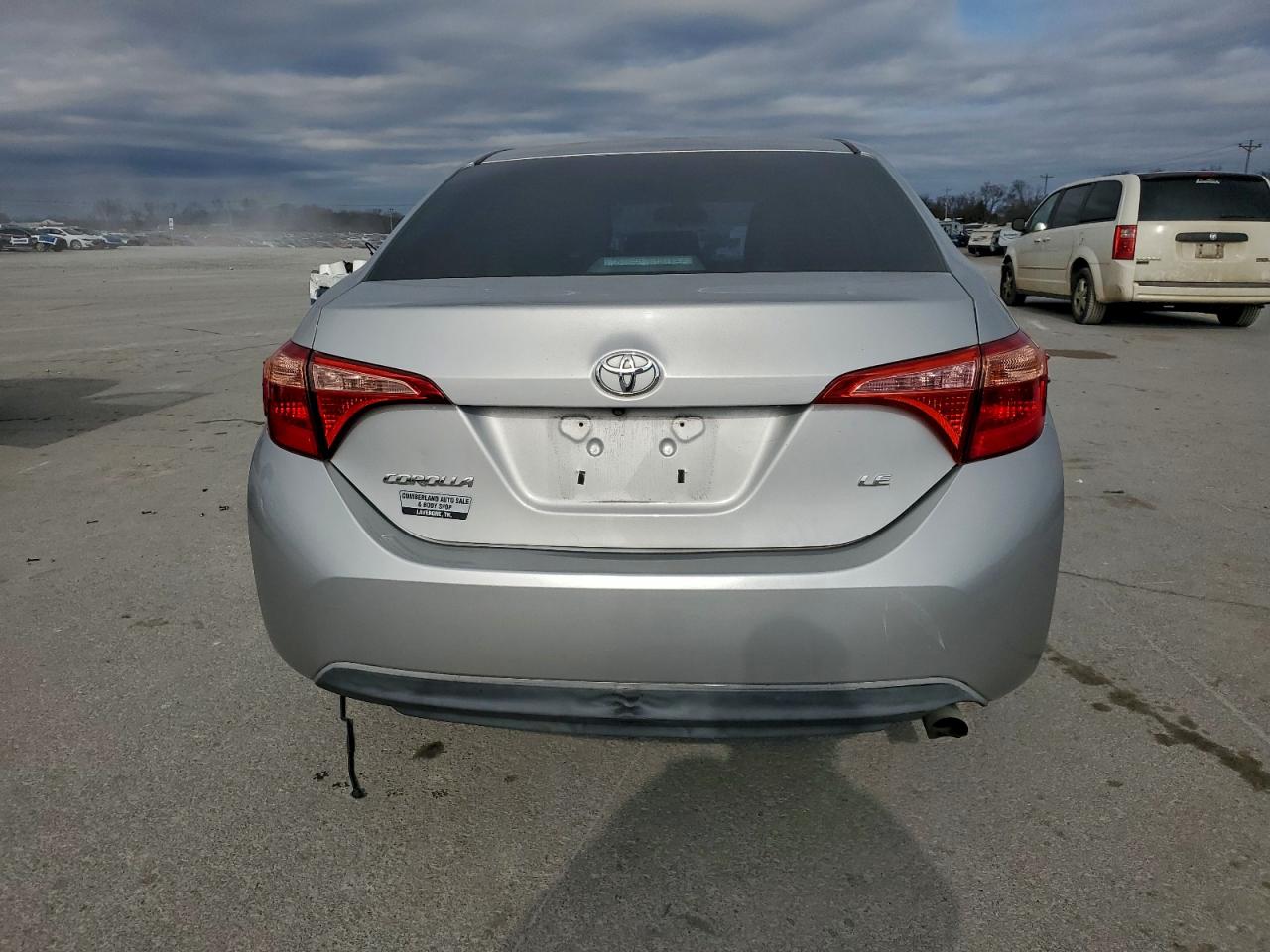 Toyota Corolla L Image 6