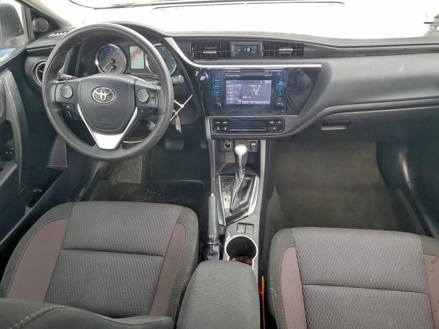 Toyota Corolla L Image 10
