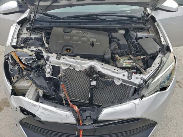 Toyota Corolla L Image 9