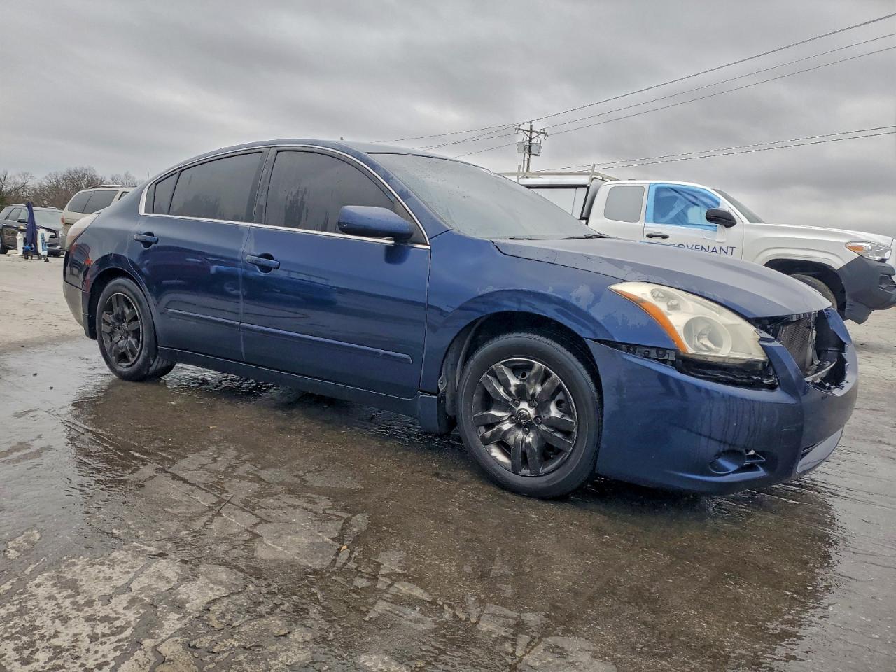 Nissan Altima Base Image 4