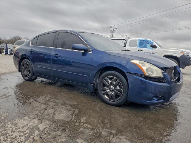 Nissan Altima Base Image 4