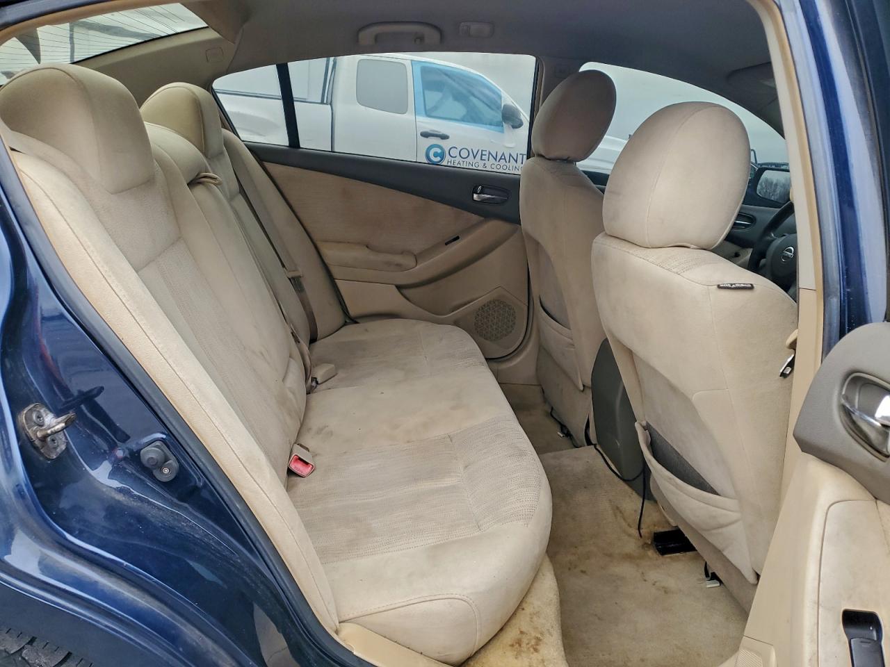 Nissan Altima Base Image 12