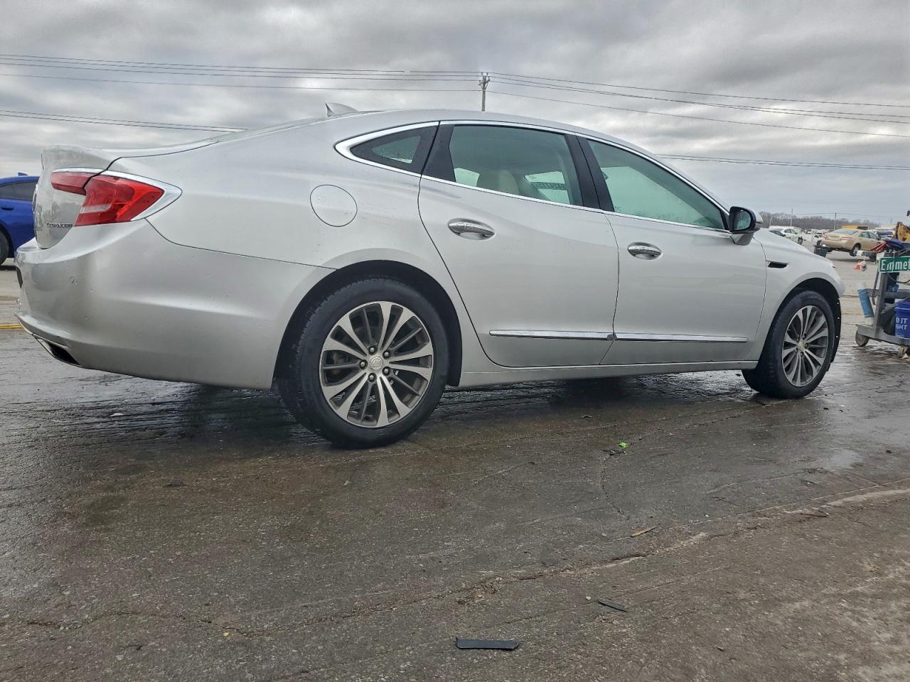 Buick LaCrosse Essence Image 3