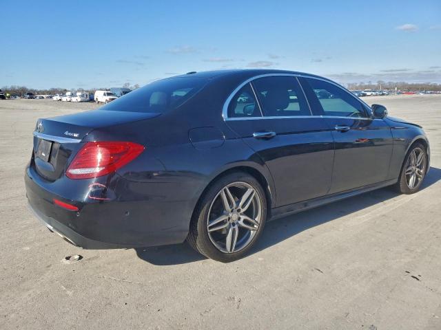 Mercedes-Benz E-Class 300 4matic Image 3