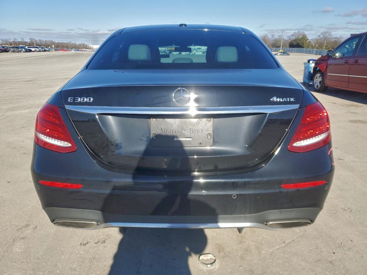 Mercedes-Benz E-Class 300 4matic Image 10